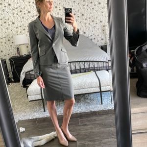 Semantiks Light Grey Suit Set Sz 4 Excellent condition